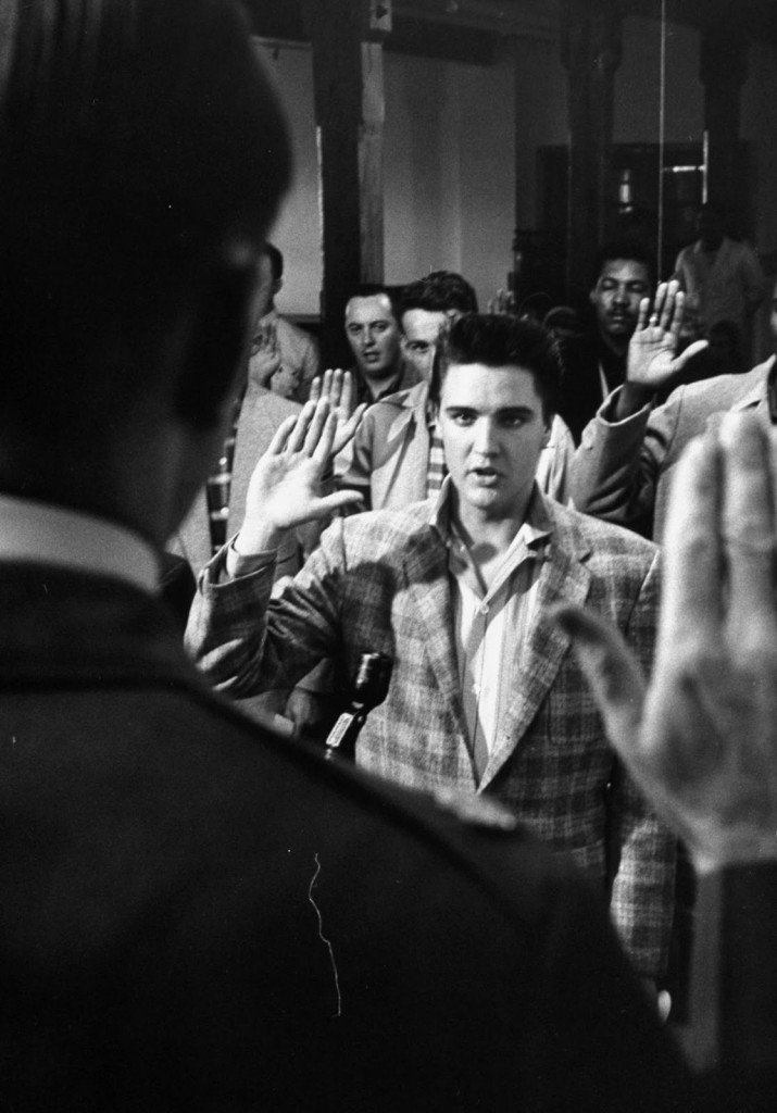 elvis presley army 1958 joins joining amazing coat sport plaid photographs still sworn underwear sheep interesting jacket