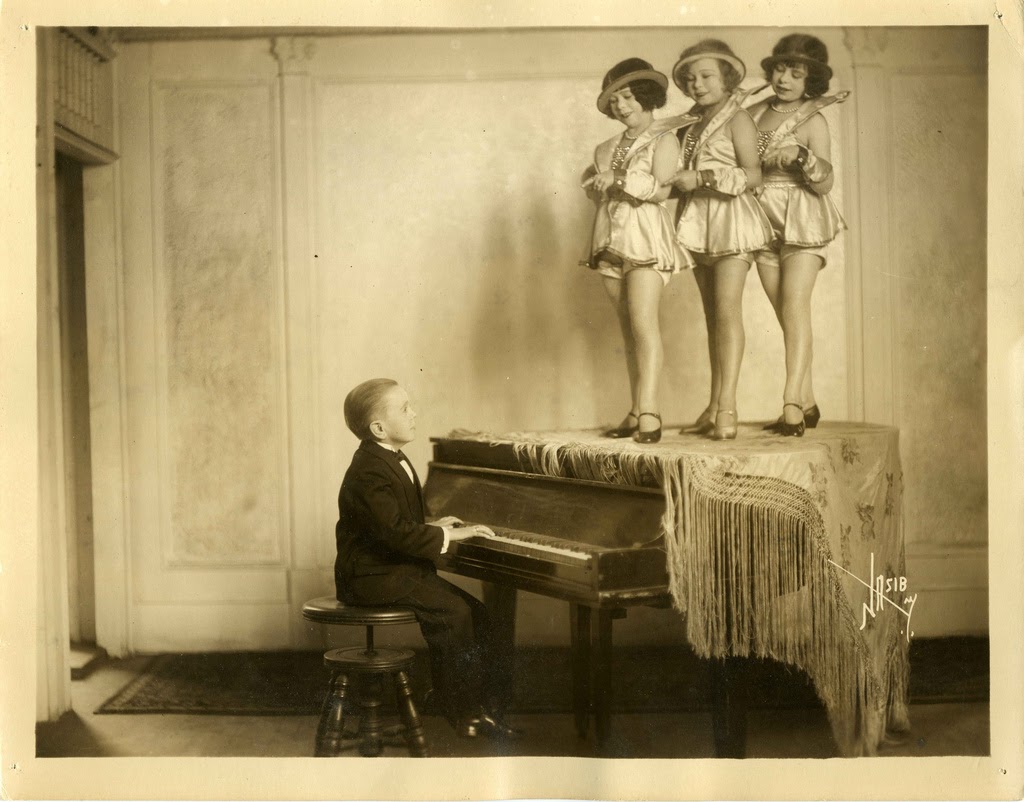 Pictures of midget actors 1930s