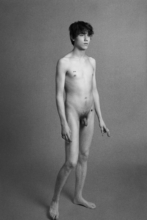 Ryan McGinley S Black And White Nude Portraits Discuss Confidence And Shyness NSFW Art Sheep