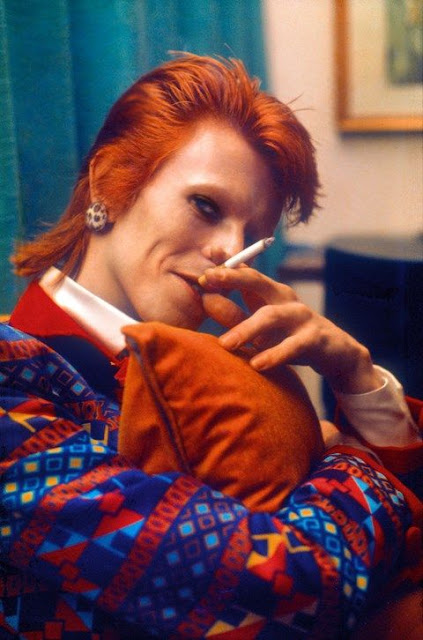 18 Vintage Photos Capture The Iconic Androgynous Style of David Bowie