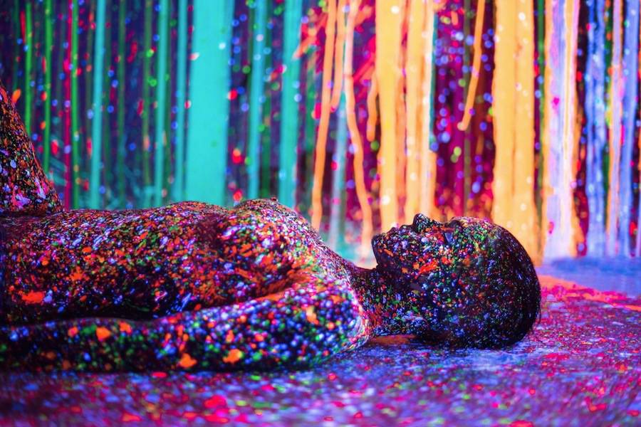 Body-Painted Women in A Majestic Color Installation | Art-Sheep