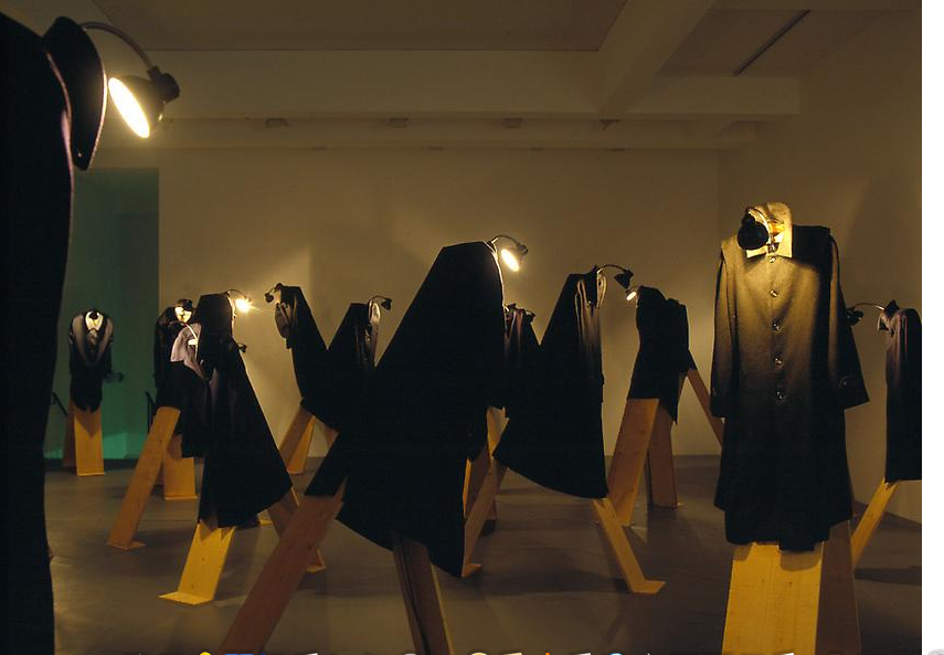 Christian Boltanski, Prendre la parole (Speaking Up), installation view, 2005