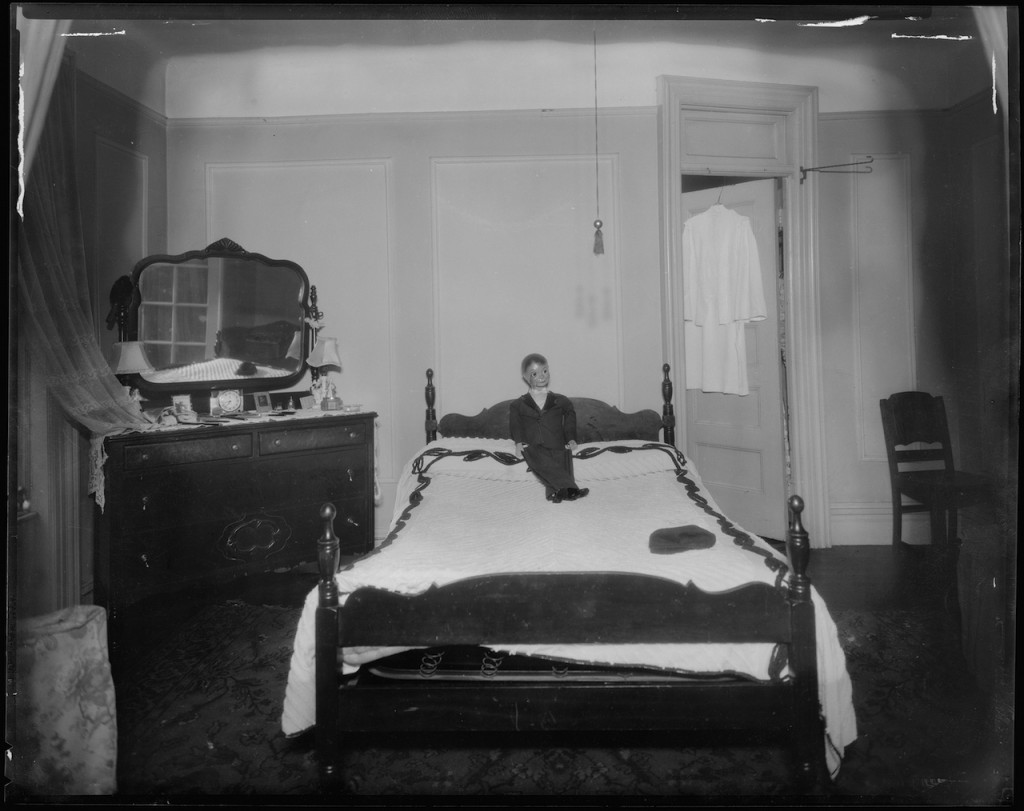 Doll on the bed of Virginia Bender at East 137th Street in the Bronx. It was here where she was found dead from apparent strangulation and stabbing. (June 1939) (courtesy New York City Municipal Archives)