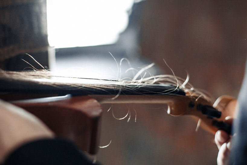 tadas-maksimovas-spins-his-hair-into-the-playable-string_002
