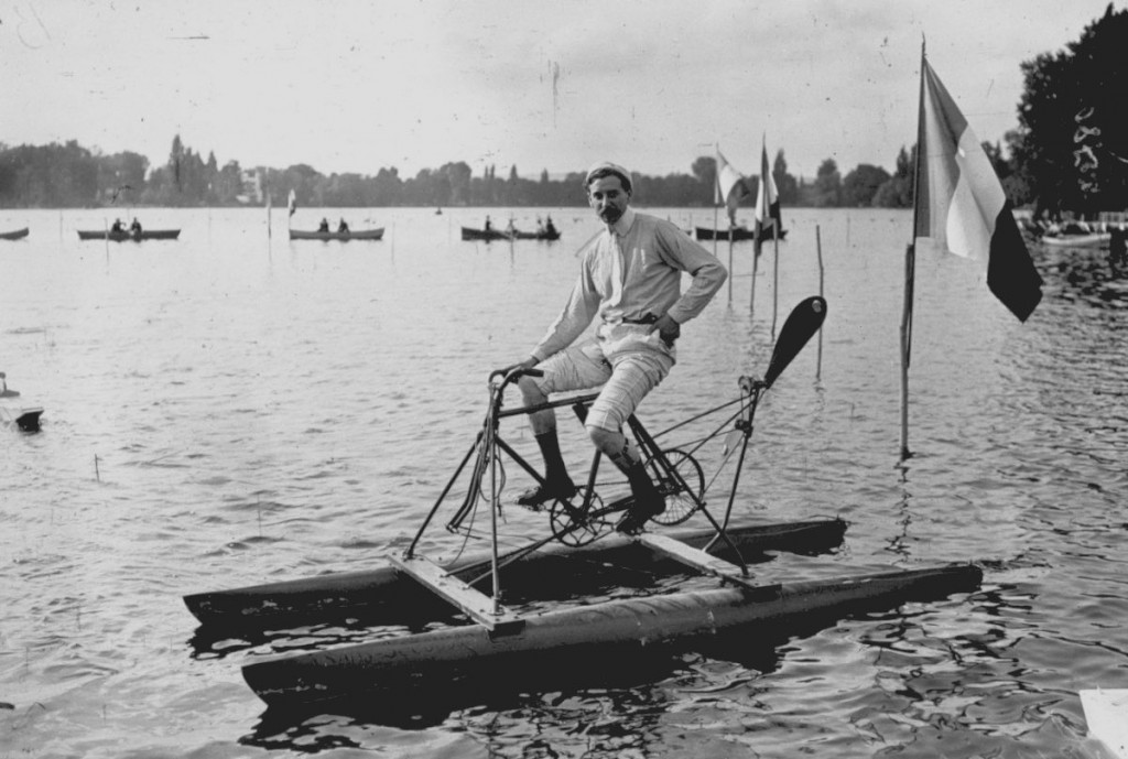 Competition for water cycles on Lake Enghien. Pessana design