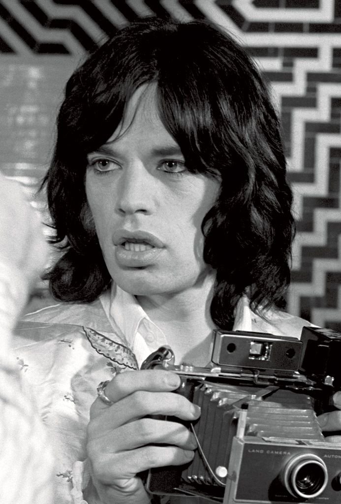 Celebrities with Their Vintage Cameras (11)