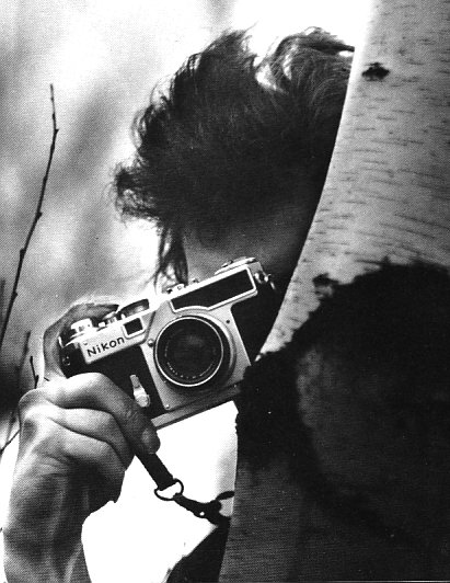 Celebrities with Their Vintage Cameras (12)