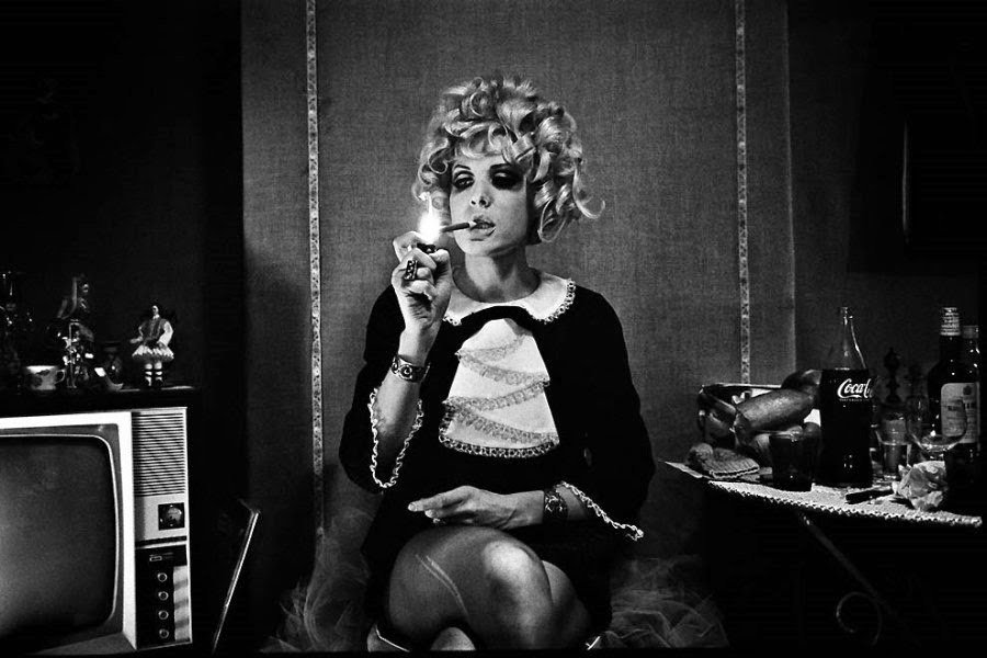 25 Charming Photos Of Parisian Transsexuals In The 1950s