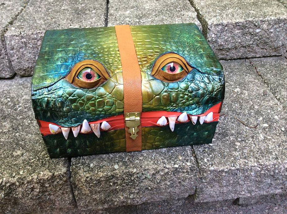 handmade-leather-box-mimic-monster-box-mellie-z-pennsylv_011