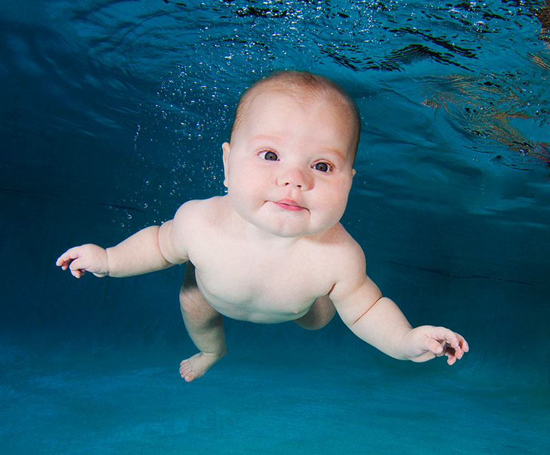 underwater-photos-of-babies-exploring-a-brand-new-world-seth-casteel-2