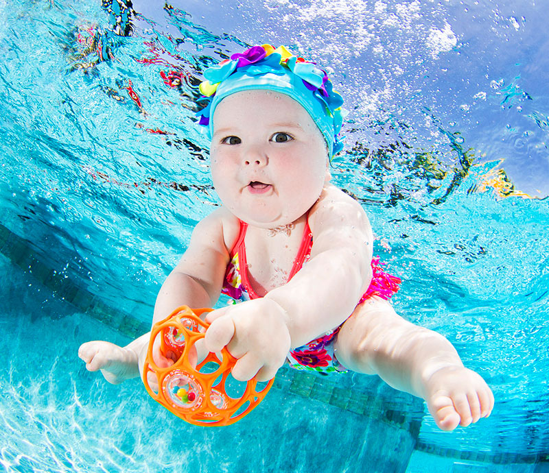underwater-photos-of-babies-exploring-a-brand-new-world-seth-casteel-9