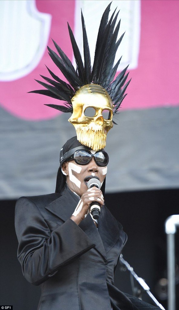 Grace Jones, 67, Gives a Breathtaking -and Topless- Performance at ...