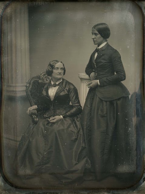 Beautiful Photographs Of Proud Lesbian Couples From The Victorian Era