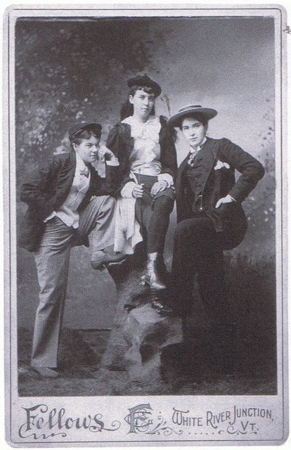 Beautiful Photographs Of Proud Lesbian Couples From The Victorian Era