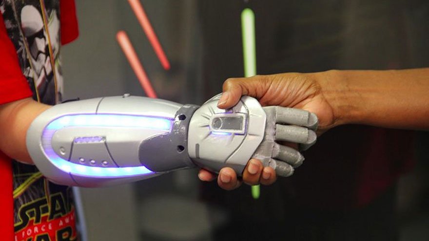 prosthetic-hand-disney-heroes-open-bionics-3