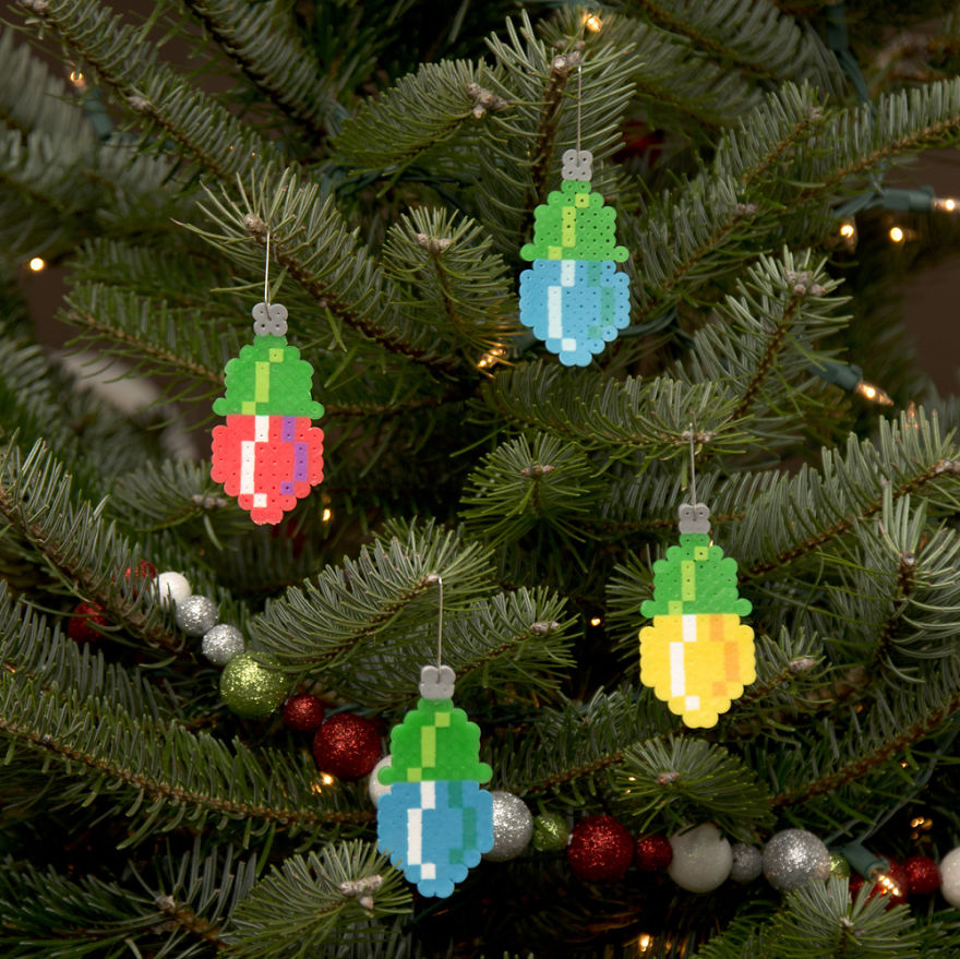 The-Pixel-Art-Ornaments-of-Adam-Crockett2__880