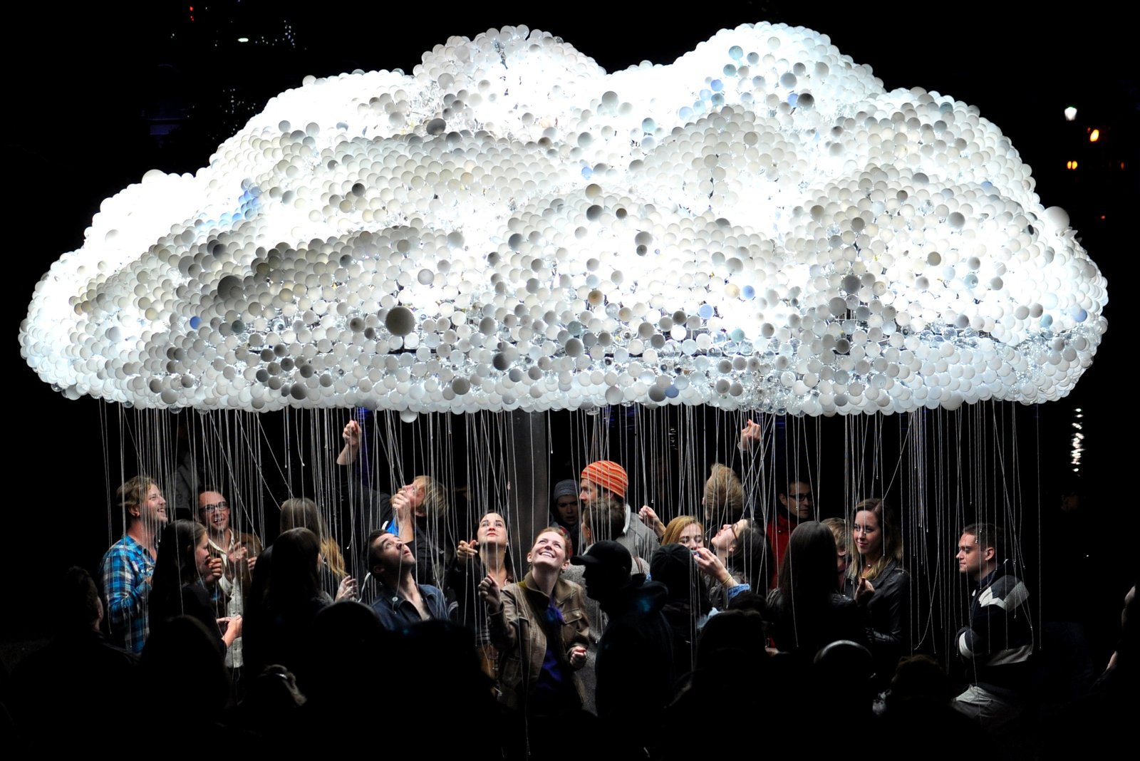 interactive cloud lamp