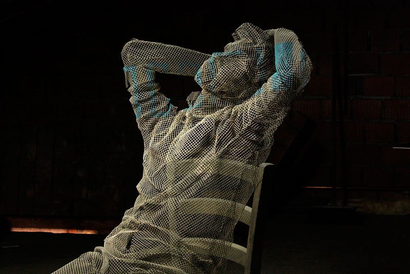 figurative-wire-mesh-sculptures-by-edoardo-tresoldi-10