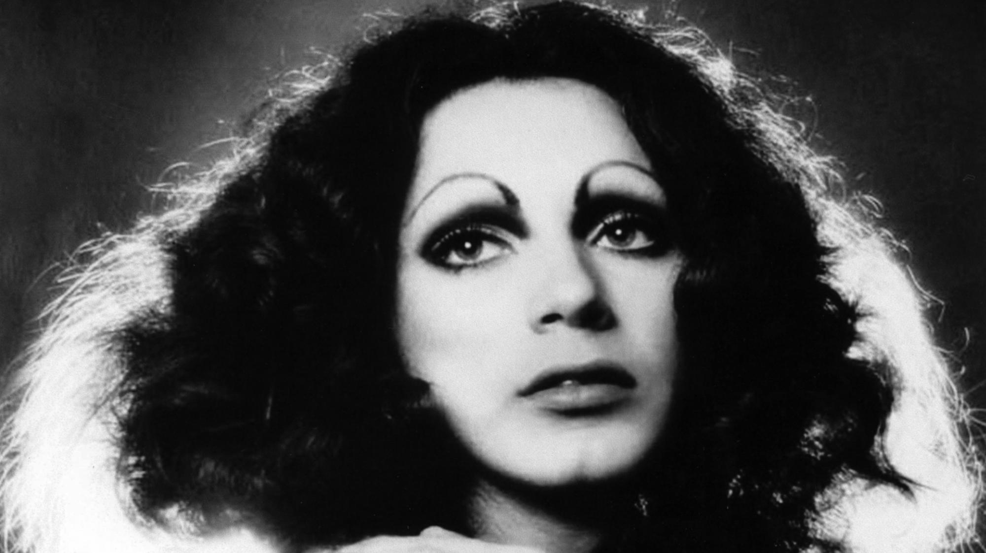 warhol-superstar-holly-woodlawn-came-from-miami-fla-1413196095