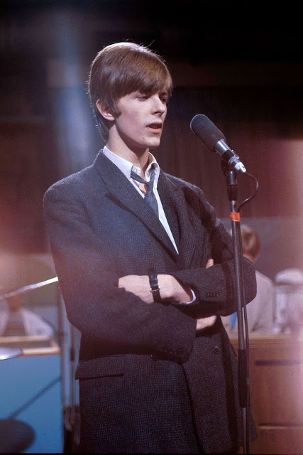 David Bowie in the early Days of His Career (29)