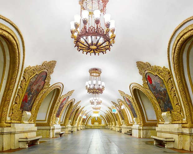 Kiyevsskaya-Metro-Station-east-Moscow-Russia-2015-HR