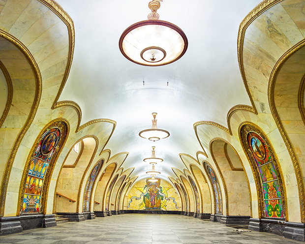 Novoslobodskaya-Metro-Station-Moscow-Russia-2015-HR