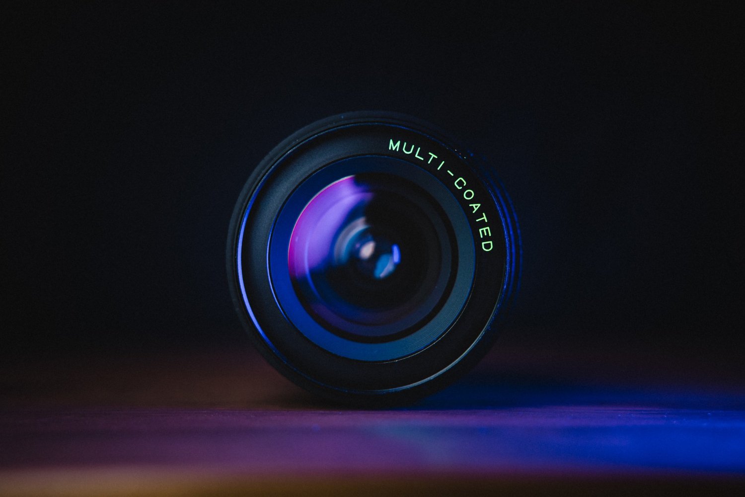 Cine Lens vs Photo Lens Practical Guide for Creators 2025 art-sheep.com
