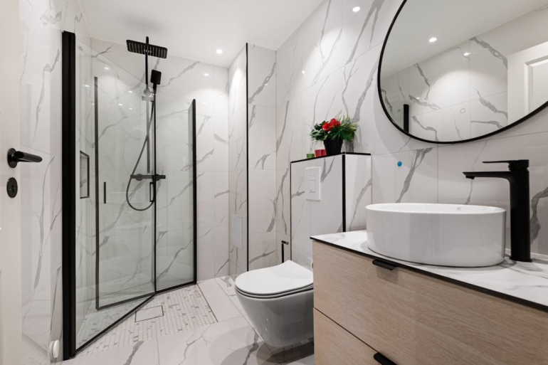 Bathroom Renovation Trends That Are Redefining Comfort at Home art-sheep,com