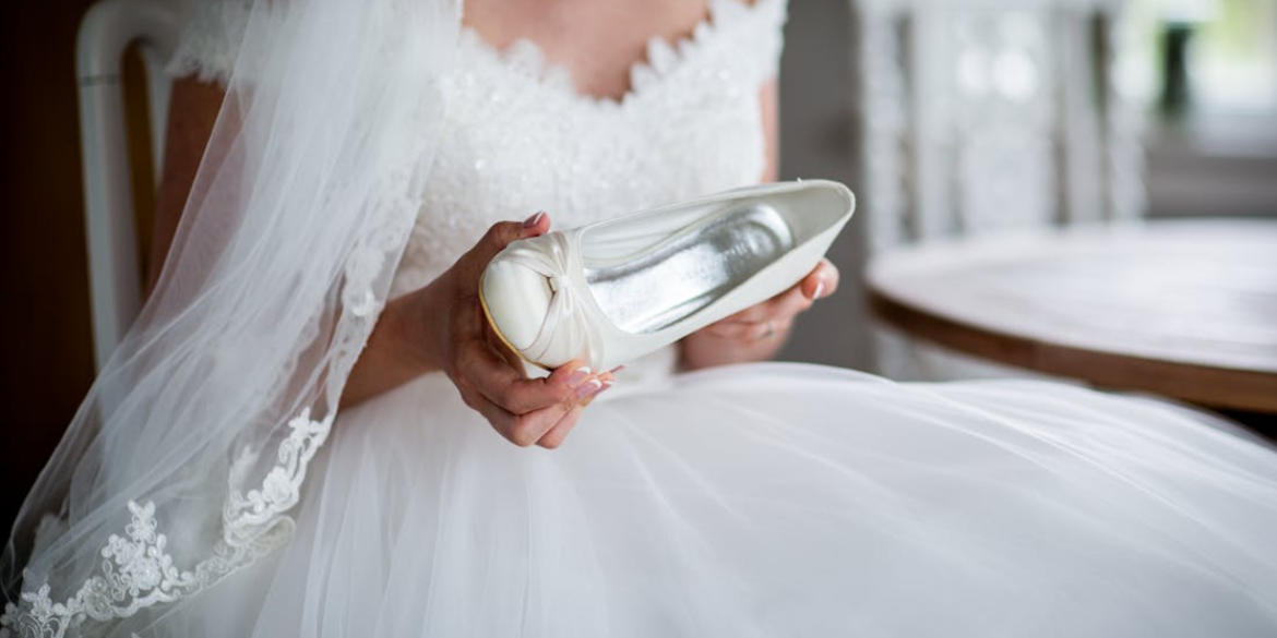 Best Shoe Styles to Elevate Your White Dress Look art-sheep.com