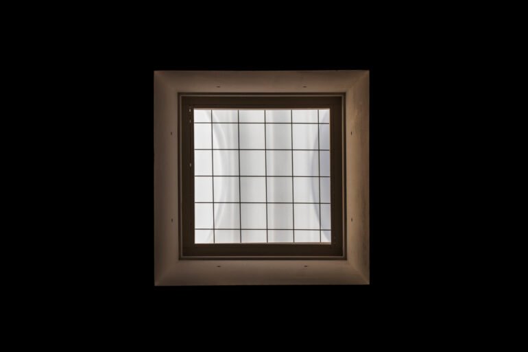 Why Flat Roofs Benefit From Professional Overhead Window Installation art-sheep.com