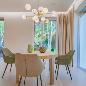 7 Modern Seating Trends to Elevate Your Home Interiors art-sheep.com