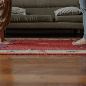 7 Ways Stylish Carpets Enhance Comfort In Living Spaces art-sheep.com