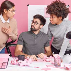 How Creative Professionals Can Track Cash Flow Without Losing Focus on Their Craft art-sheep.com