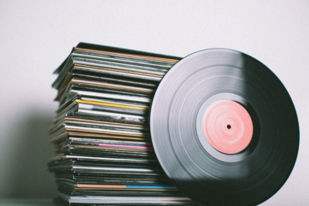 The Best Vinyl Records for Beginners - Where to Start Your Collection art-sheep.com