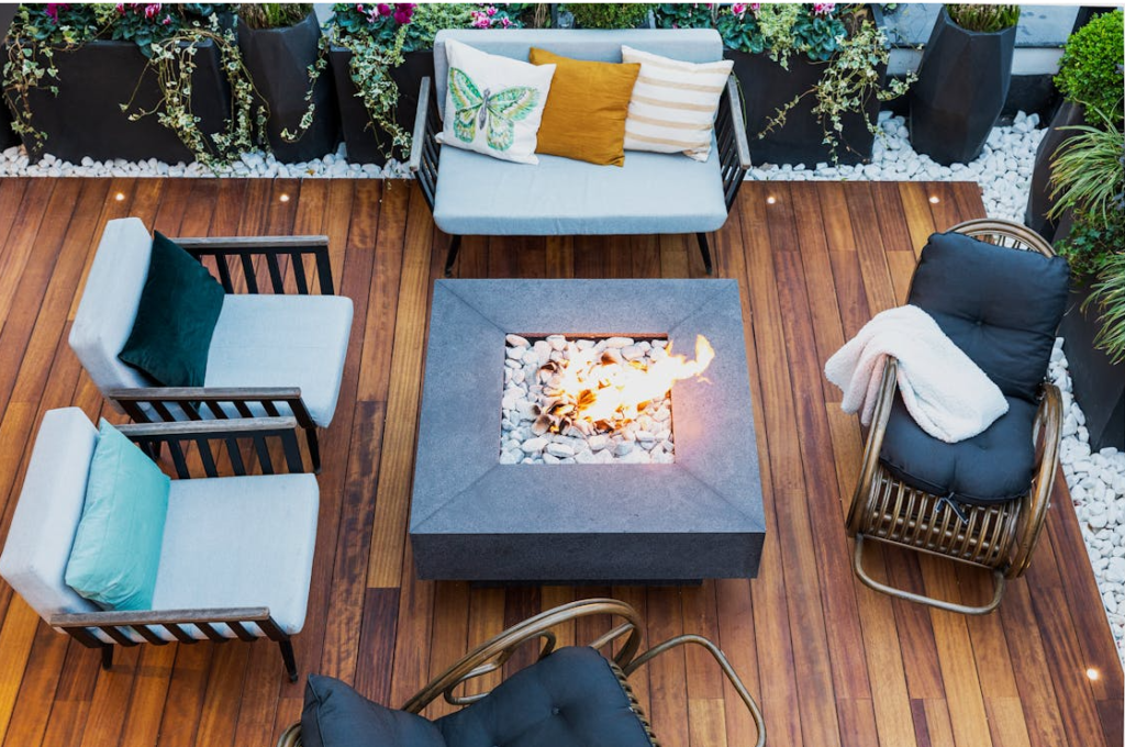 Blending Art and Architecture in Outdoor Deck Design art-sheep.com 6