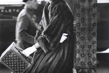 The Aesthetic of the Icon - Why Vintage Shoulder Bags Endure art-sheep.com 3