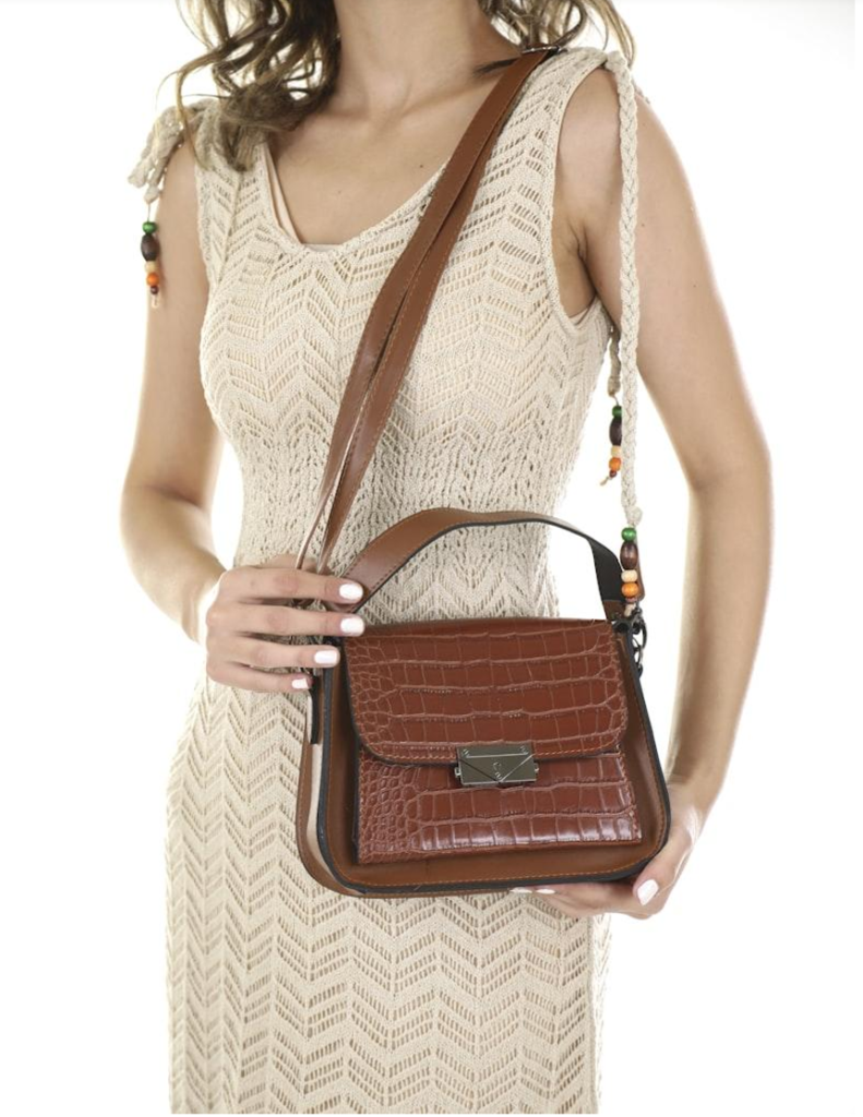 The Aesthetic of the Icon - Why Vintage Shoulder Bags Endure art-sheep.com