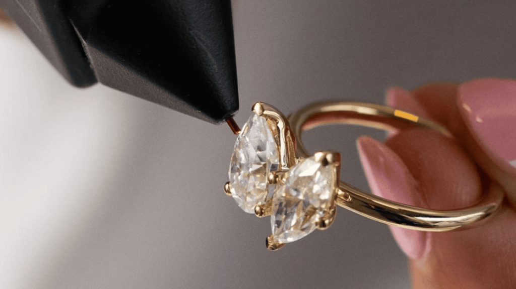 How to Choose the Perfect Moissanite Engagement Ring and Still Stay on Budget art-sheep.com