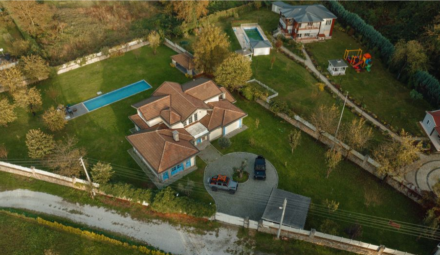How to Decide if a Circular Driveway Is Worth It for Your Home art-sheep.com