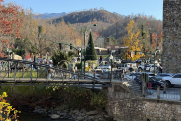 The Gatlinburg Vacation Sweet Spot - How to Mix Mountain Adventure With Downtown Fun art-sheep.com
